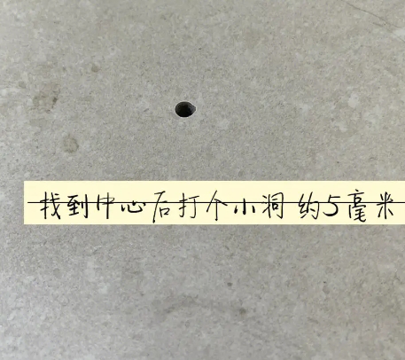 高密瓷砖空鼓维修公司专业解答在瓷砖铺贴过程中，如果砂料搅拌不均匀，将会带来以下问题